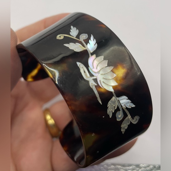 Vintage Jewelry - Vintage Faux Tortoise Shell and Mother-of-Pearl Cuff Bracelet Lotus Flower